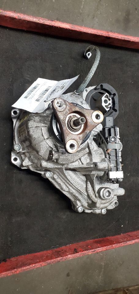 (TRANFER CASE ONLY) Transfer Case AWD Fits 19-23 BMW 330i 1200865